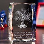 Kryształ 3D z motywem drzewa jako wyjątkowy prezent na urodziny