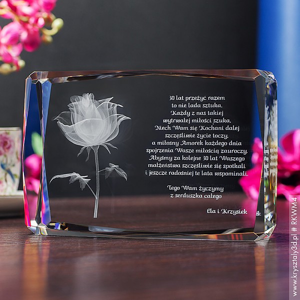 Kryształ 3D z motywem róży jako romantyczny prezent dla dziewczyny