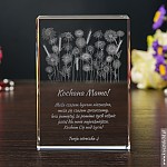 Kryształ 3D z wzorem polnych kwiatów jako fajny prezent na dzień kobiet
