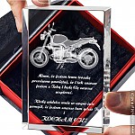 Motocykl 3D wygrawerowany w szklanej statuetce na prezent