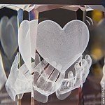 Serce na dłoniach 3D - oryginalny pomysł na prezent